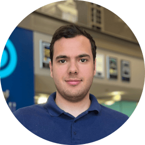 A headshot of Lucas Henry at BizStream